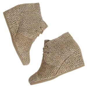 Toms Desert Shoe Cheetah Print Wedge Ankle Booties sz 8.5 - like new!